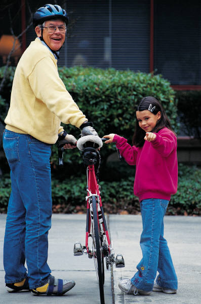 family bicycle picture